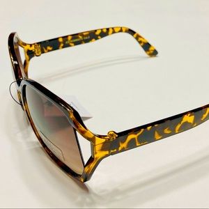 Girls sunglasses  (New)